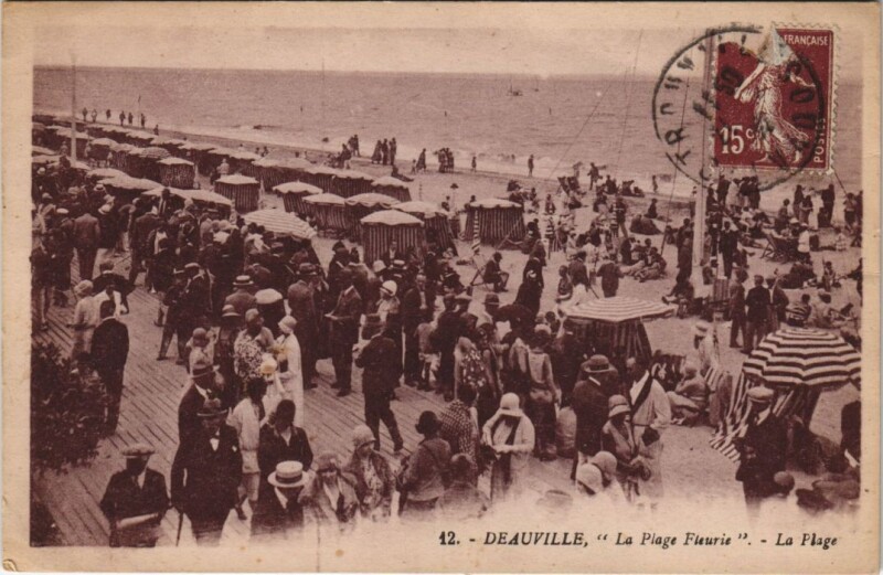 Carte postale ancienne Deauville La Plage à Deauville