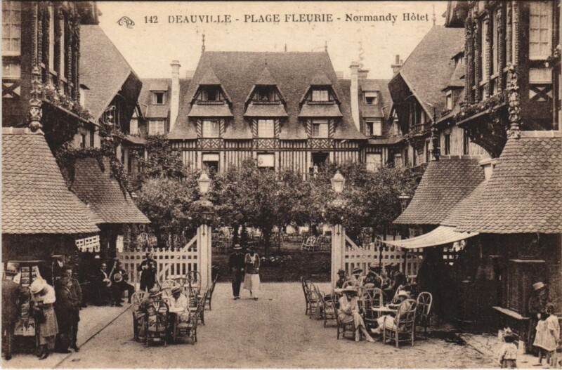 Carte postale ancienne Deauville Normandy-Hotel à Deauville