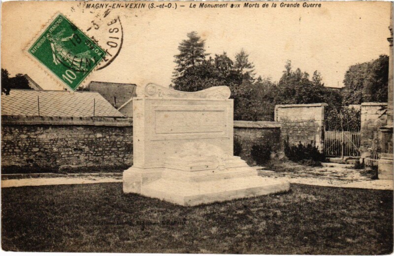 Carte postale ancienne Magny en Vexin Le Monument aux Morts France à Magny-en-Vexin