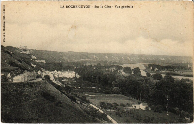 Carte postale ancienne La Roche-Guyon Sur la Cote-Vue Generale France à La Roche-Guyon