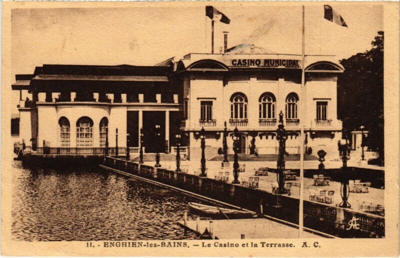 Carte postale ancienne Enghien les Bains Le Casino et la Terrasse France à Enghien-les-Bains