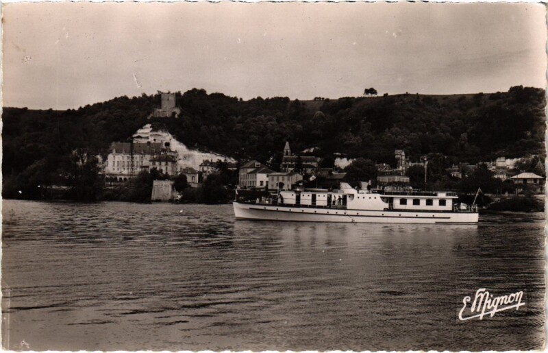 Carte postale ancienne La Roche-Guyon Panorama sur la Seine France à La Roche-Guyon