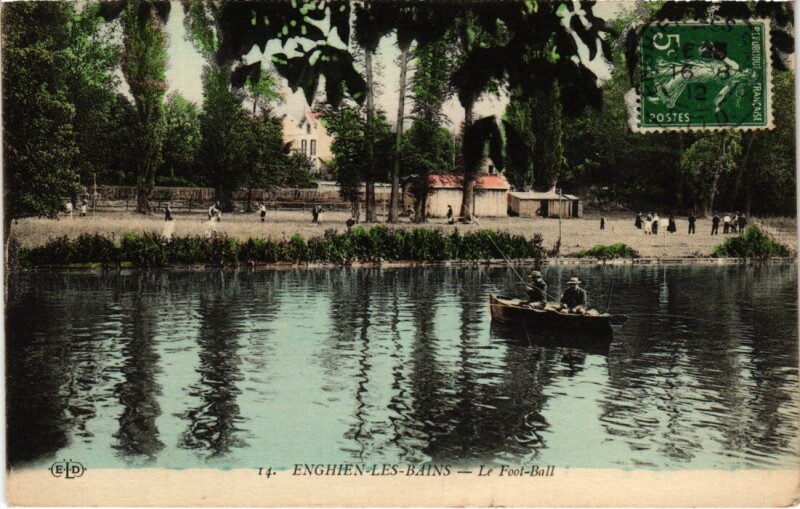Carte postale ancienne Enghien les Bains Le Foot-Ball France à Enghien-les-Bains