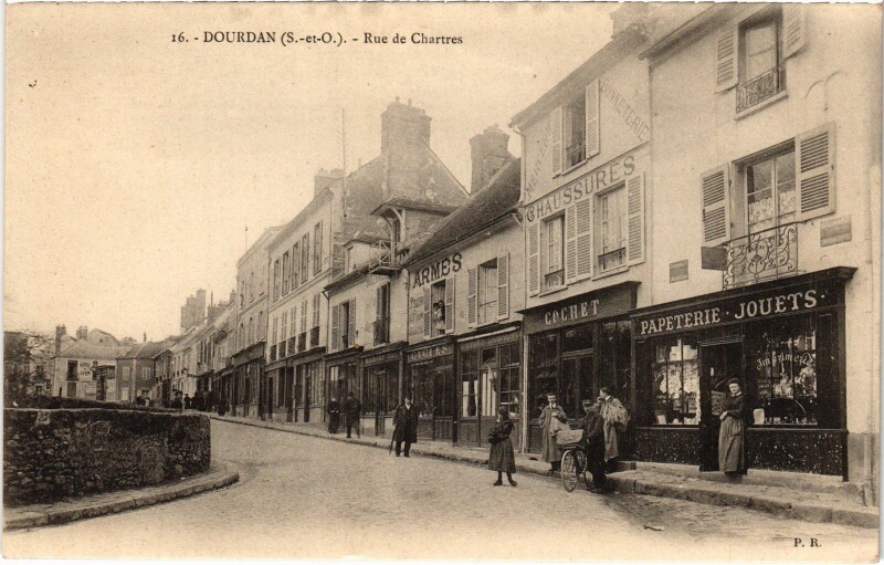 Carte postale ancienne Dourdan Rue de Chartres à Dourdan