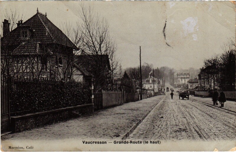 Carte postale ancienne Vaucresson Grande Route à Vaucresson
