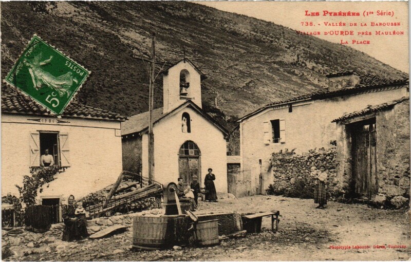 Carte postale ancienne Les Pyrénées Ourde La Place à Ourde