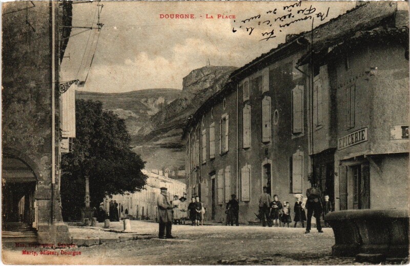 Carte postale ancienne Dourgne la Place à Dourgne