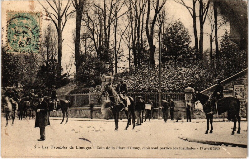 Carte postale ancienne 17 avril 1905 Les Troubles de Limoges Coin de la Place d'Orsay à Limoges