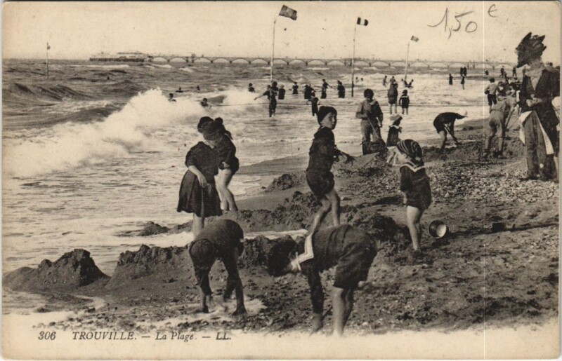 Carte postale ancienne Trouville La Plage
