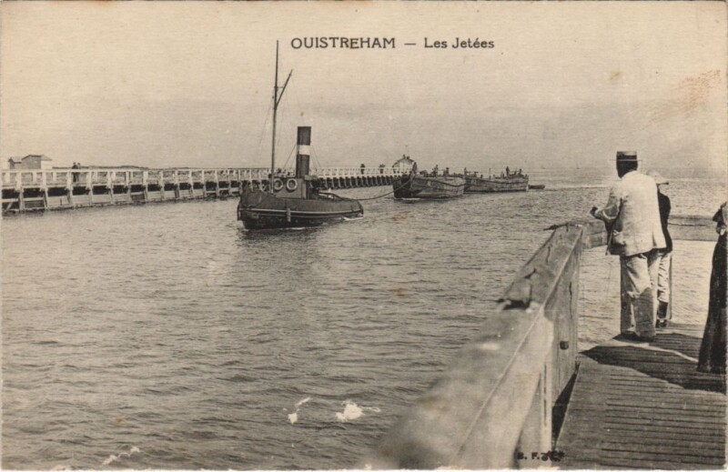 Carte postale ancienne Ouistreham Les Jetees à Ouistreham