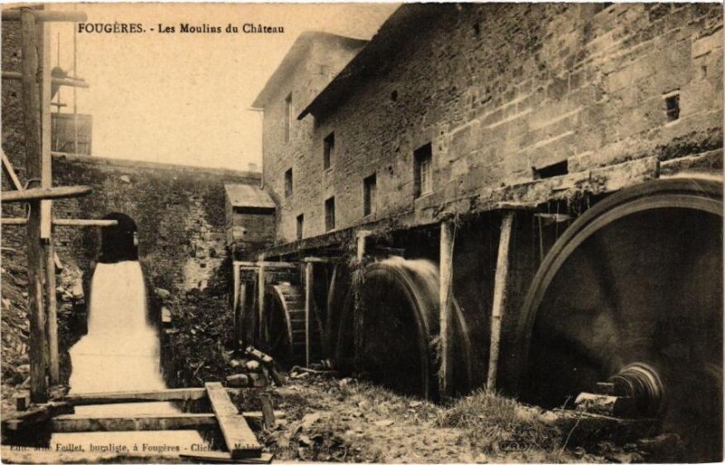 Carte postale ancienne Fougeres-Les Moulins du Chateau à Moulins