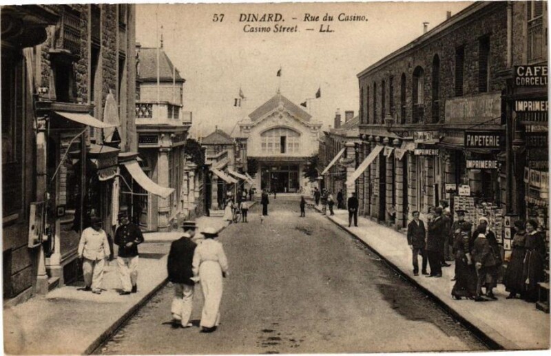 Carte postale ancienne Dinard-Rue du Casino à Dinard