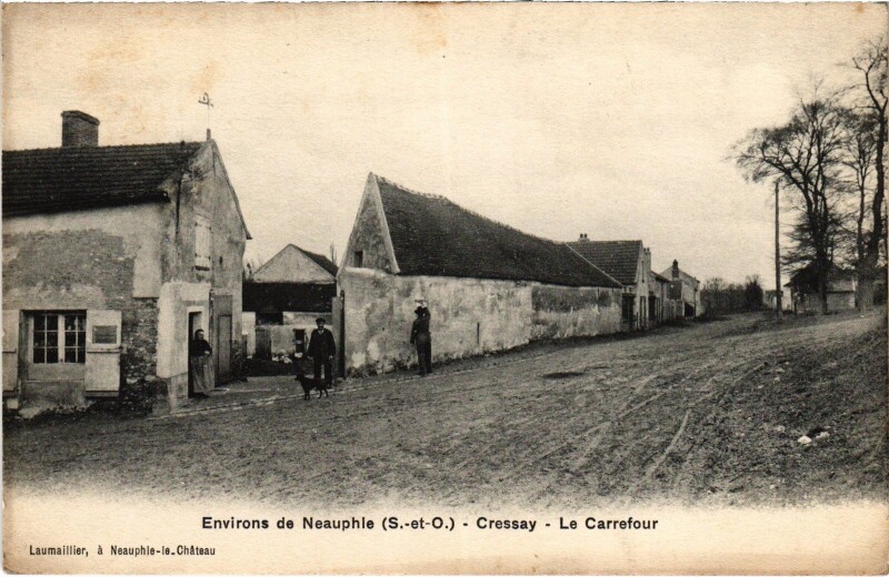 Carte postale ancienne Cressay Le Carrefour