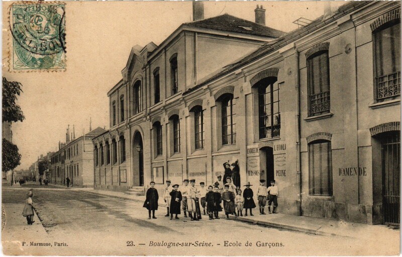 Carte postale ancienne Boulogne-sur-Seine Ecole de Garcons