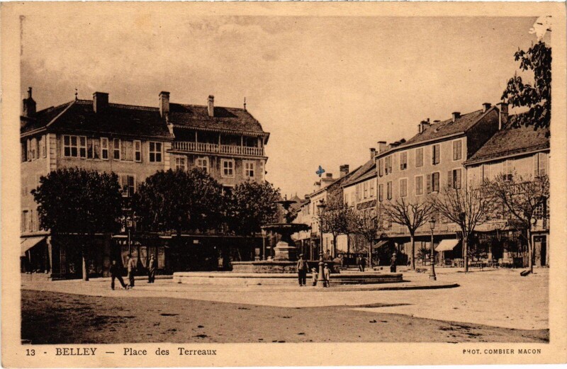 Carte postale ancienne Belley Place des Terreaux à Belley