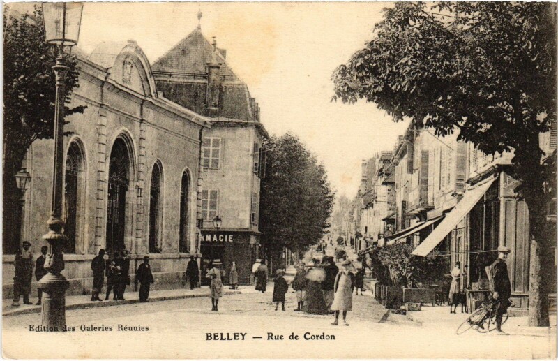 Carte postale ancienne Belley Rue de Cordon à Belley