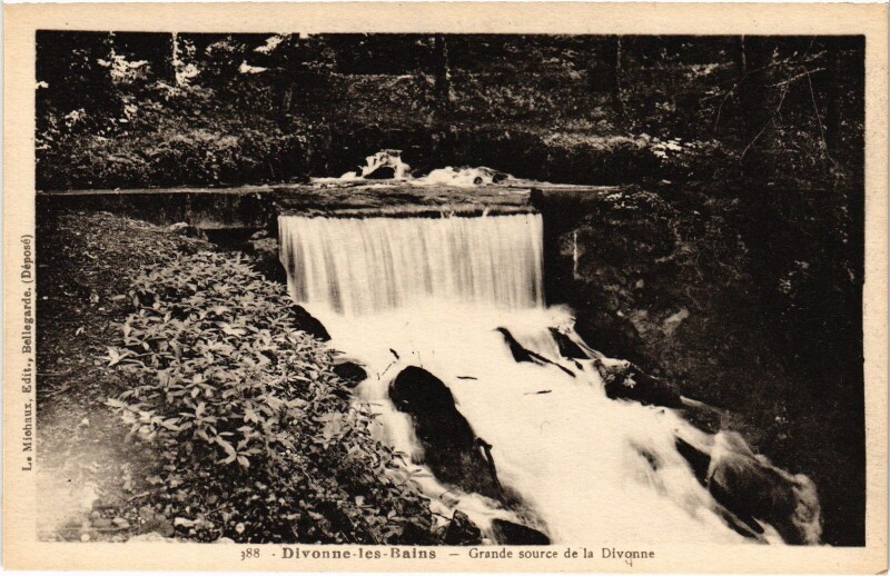 Carte postale ancienne Divonne Grande source de la Divonne