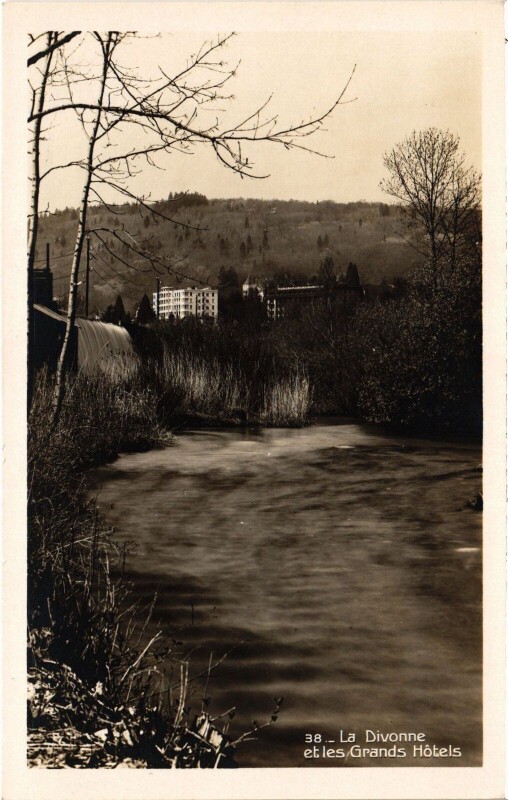 Carte postale ancienne Divonne et les Grands Hotels