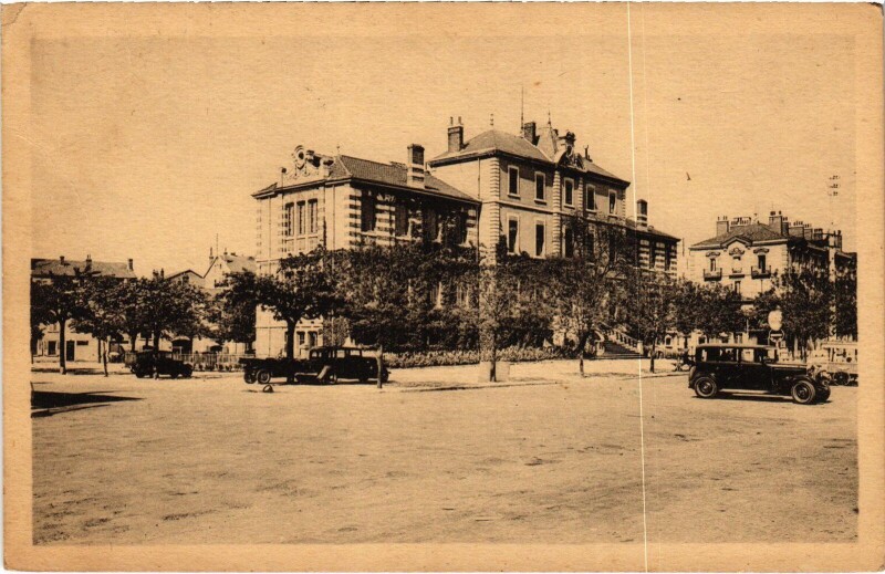Carte postale ancienne Bourg en Bresse Ecole Carriat à Bourg-en-Bresse