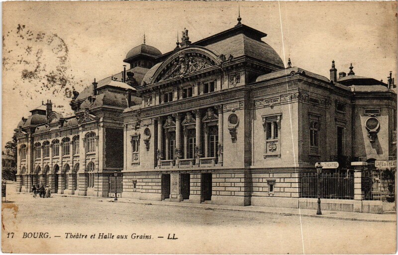 Carte postale ancienne Bourg en Bresse Theatre et Halle aux Grains à Bourg-en-Bresse