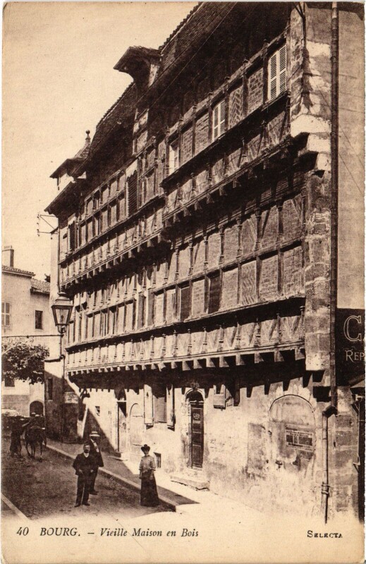 Carte postale ancienne Bourg en Bresse Vieille Maison en bois à Bourg-en-Bresse