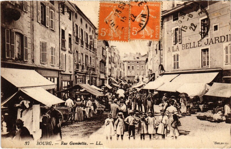 Carte postale ancienne Bourg en Bresse Rue Gambetta à Bourg-en-Bresse