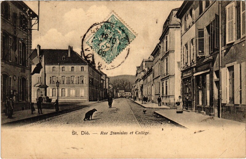 Carte postale ancienne Saint-Dié rue Stanislas et College