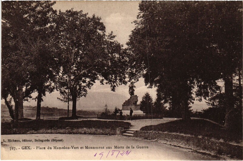 Carte postale ancienne Gex Place du Mamelon Vert