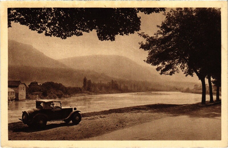 Carte postale ancienne Seyssel Les bords du Rhone à Seyssel