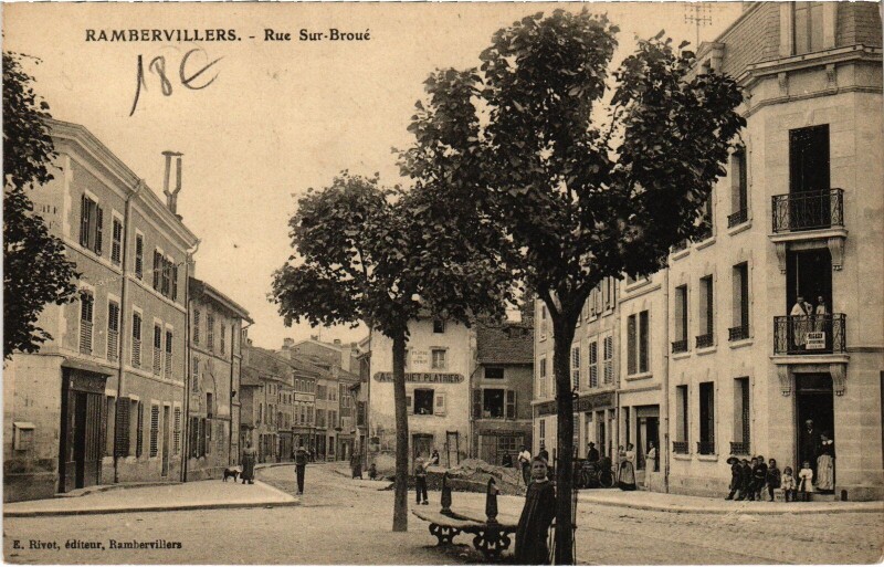 Carte postale ancienne Rambervilliers Rue Sur-Broué