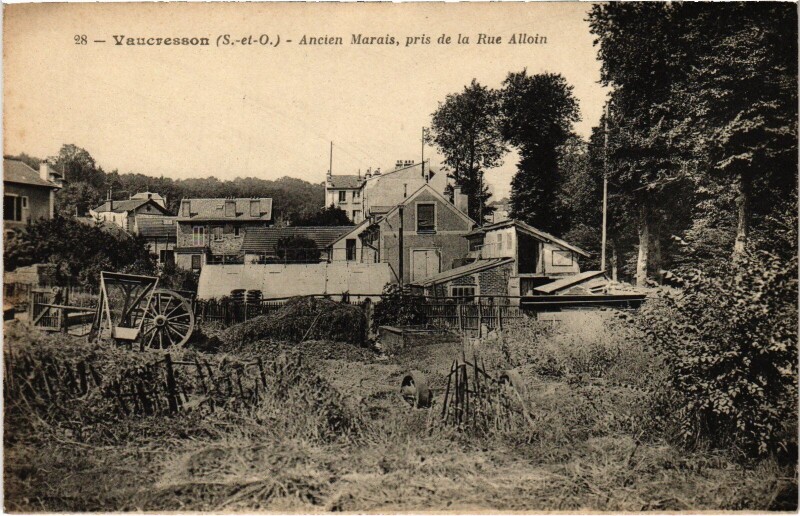 Carte postale ancienne Vaucresson Ancien marais Rue Alloin à Vaucresson