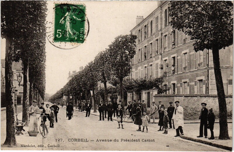 Carte postale ancienne Corbeil Avenue du Président Carnot