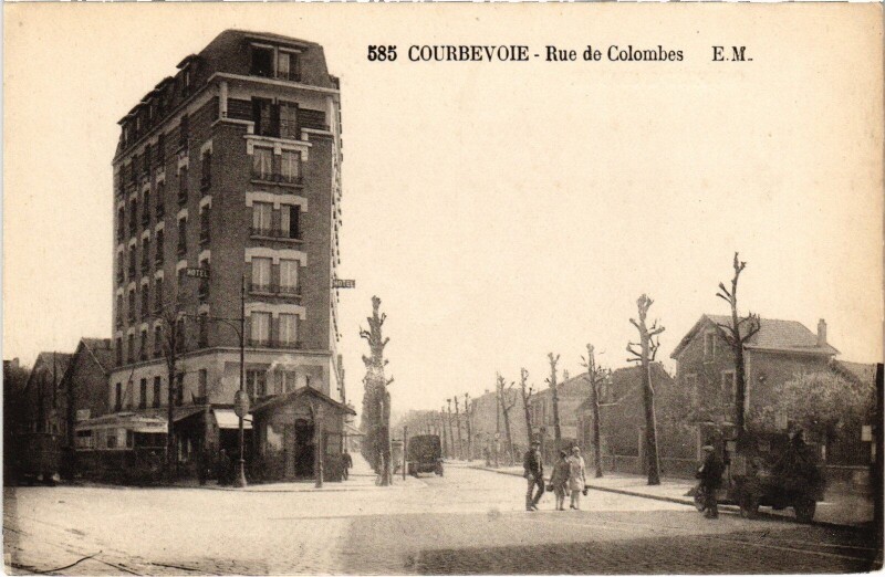 Carte postale ancienne Courbevoie Rue de Colombes à Colombes