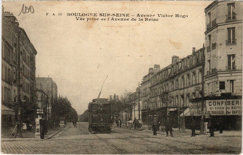 Carte postale ancienne Boulogne-sur-Seine Avenue Victor Hugo prise de Avenue de la Reine