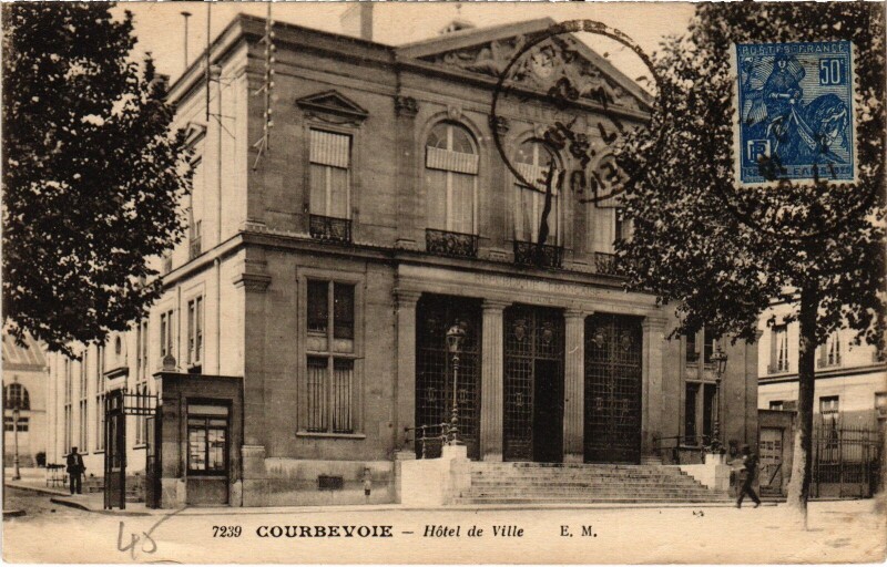 Carte postale ancienne Courbevoie Hotel de Ville à Courbevoie