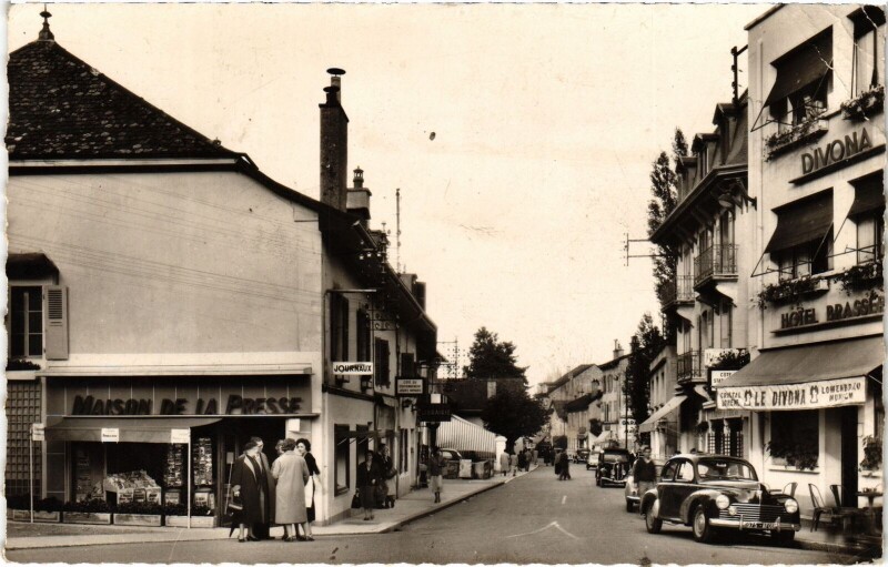 Carte postale ancienne Divonne Centre de la Ville