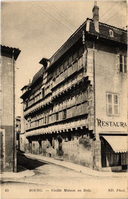 Carte postale ancienne Bourg en Bresse Vieille Maison en Bois à Bourg-en-Bresse