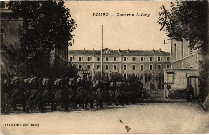 Carte postale ancienne Bourg en Bresse Caserne Aubry à Bourg-en-Bresse