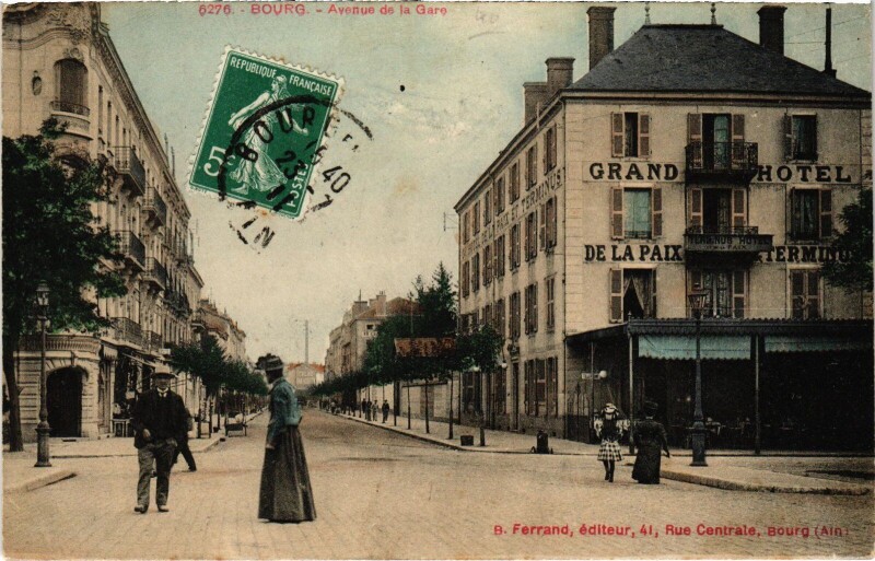 Carte postale ancienne Bourg en Bresse Avenue de la Gare à Bourg-en-Bresse