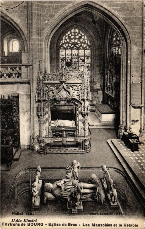 Carte postale ancienne Bourg en Bresse Brou Church Mausolees et le Retable à Bourg-en-Bresse