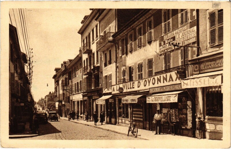 Carte postale ancienne Oyonnax Rue Anatole France à Oyonnax