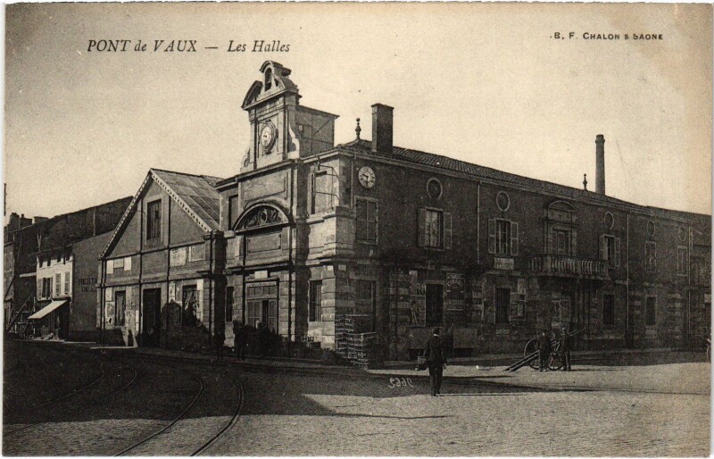 Carte postale ancienne Pont de Vaux Les Halles à Pont-de-Vaux