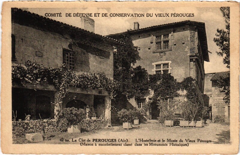 Carte postale ancienne Perouges Hostellerie et le Musee