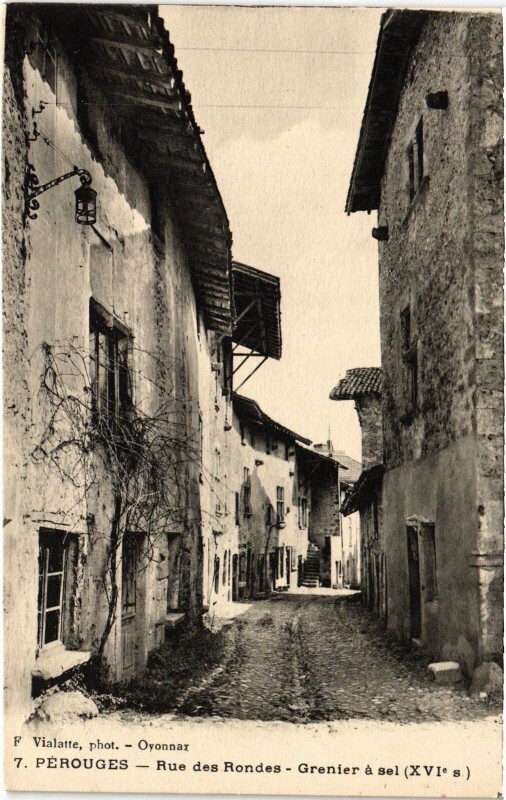 Carte postale ancienne Perouges Rue des Rondes