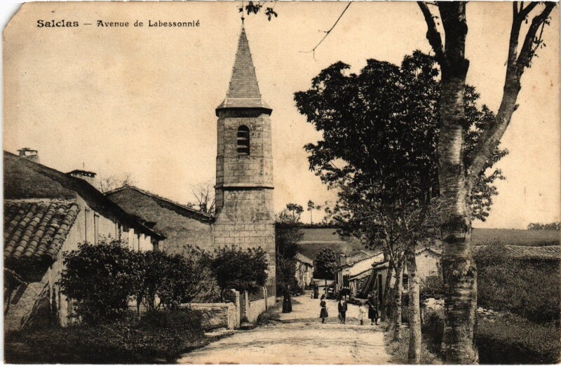 Carte postale ancienne Salclas Avenue de Labessonnié