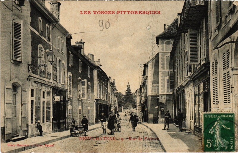 Carte postale ancienne Les Vosges Neufchateau Rue de France