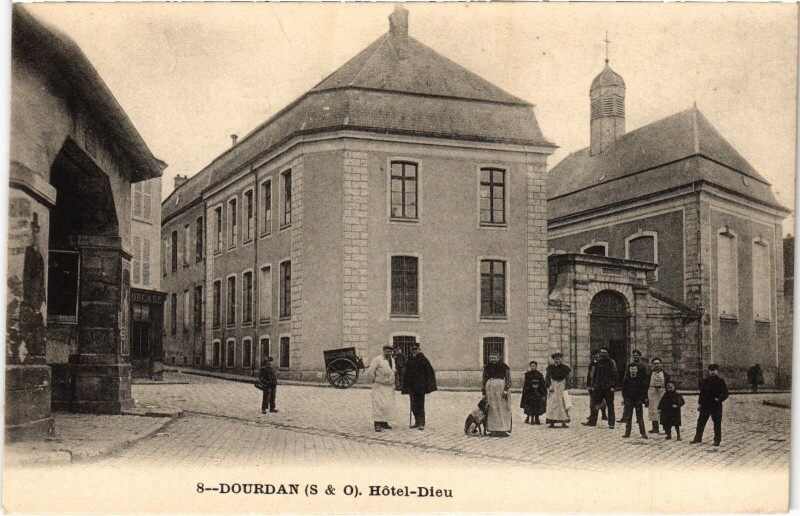 Carte postale ancienne Dourdan Hotel-Dieu à Dourdan