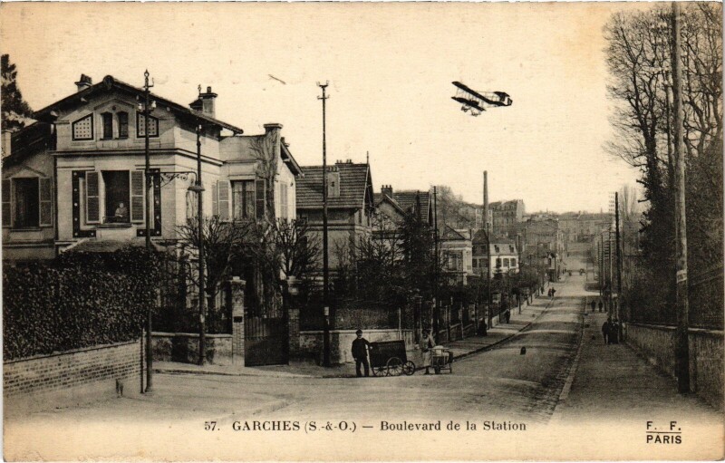 Carte postale ancienne Aviation Garches Boulevard de la Station à Garches