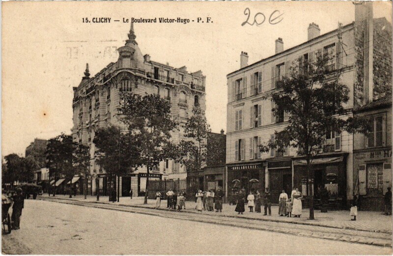 Carte postale ancienne Le Boulevard Victor-Hugo à Clichy
