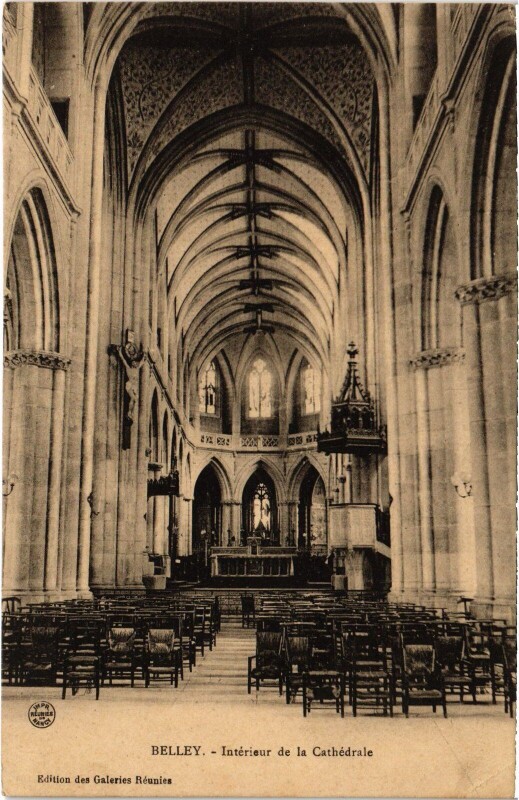 Carte postale ancienne Belley Interieur de la Cathedrale à Belley